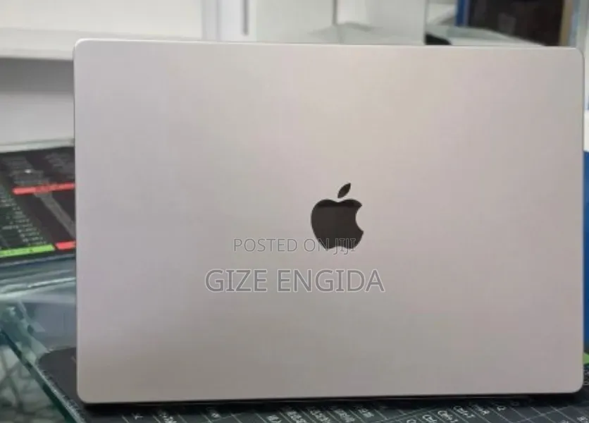 New Laptop Apple MacBook Pro 2021 M1 32GB Apple M1 Pro SSD 512GB