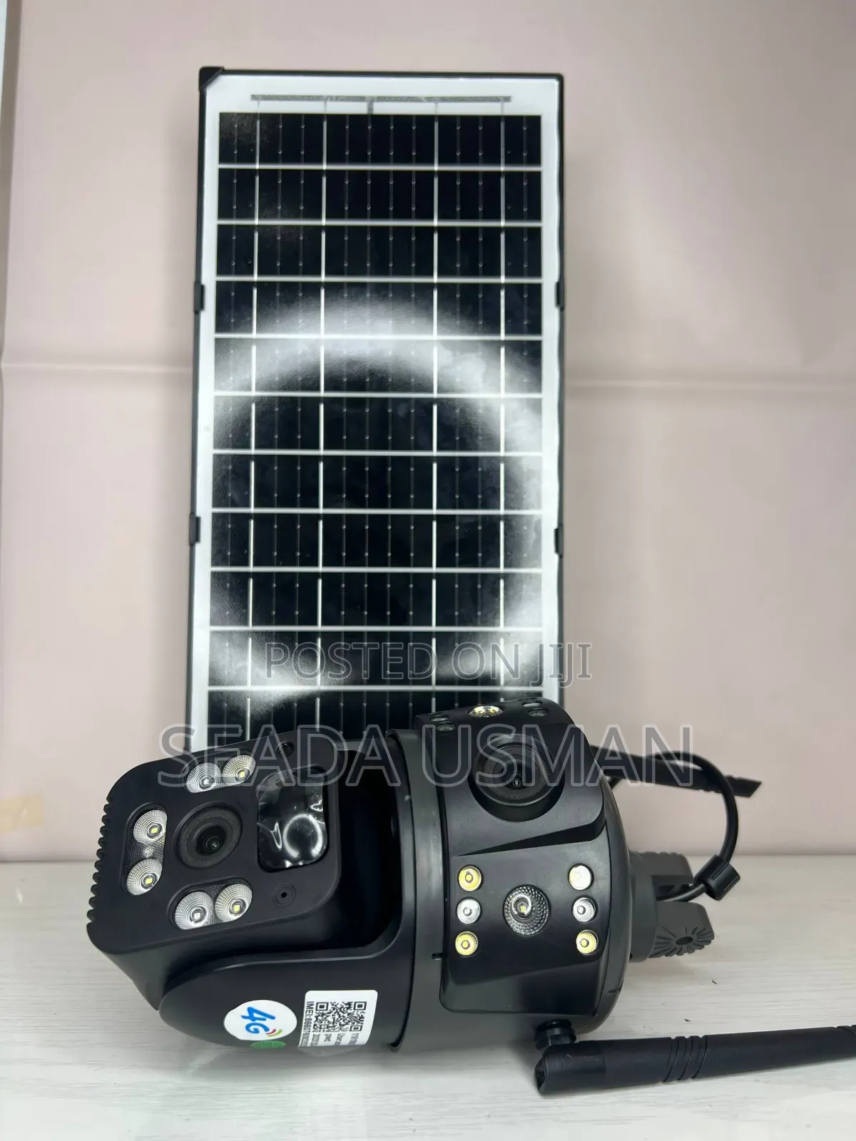 AI Solar Camera + Light (2-in-1)