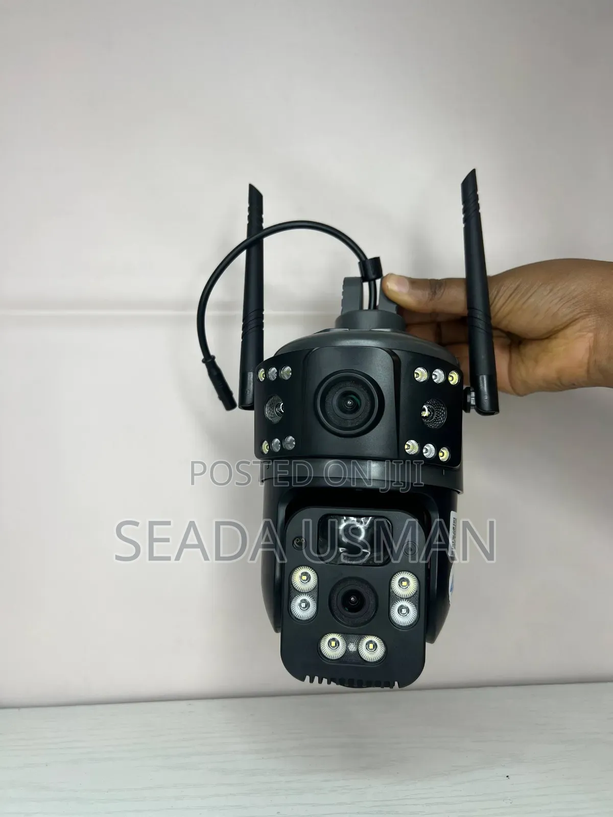 AI Solar Camera + Light (2-in-1)