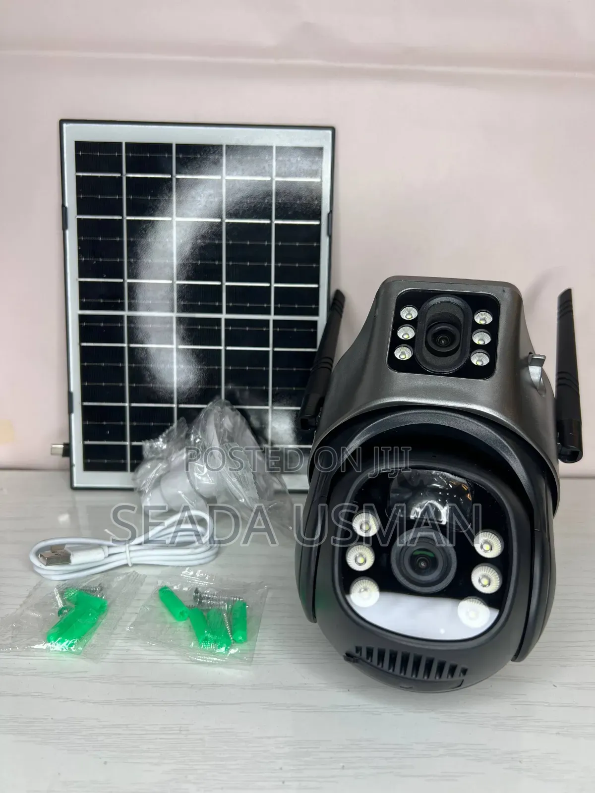በፀሐይ ብርሃን (Solar) ብቻ የሚሰራ ዘመናዊ Dual-Lens Security Camera