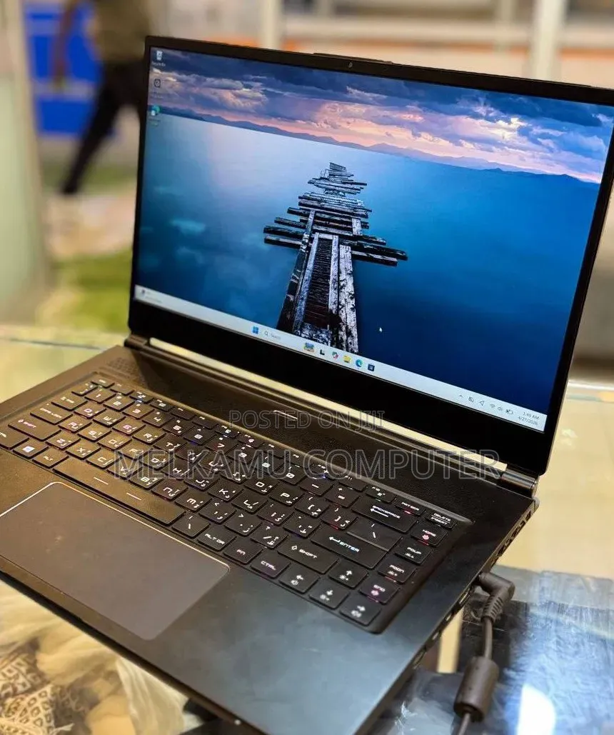 New Laptop MSI GS63 7RD Stealth 16GB Intel Core i7 SSD 512GB