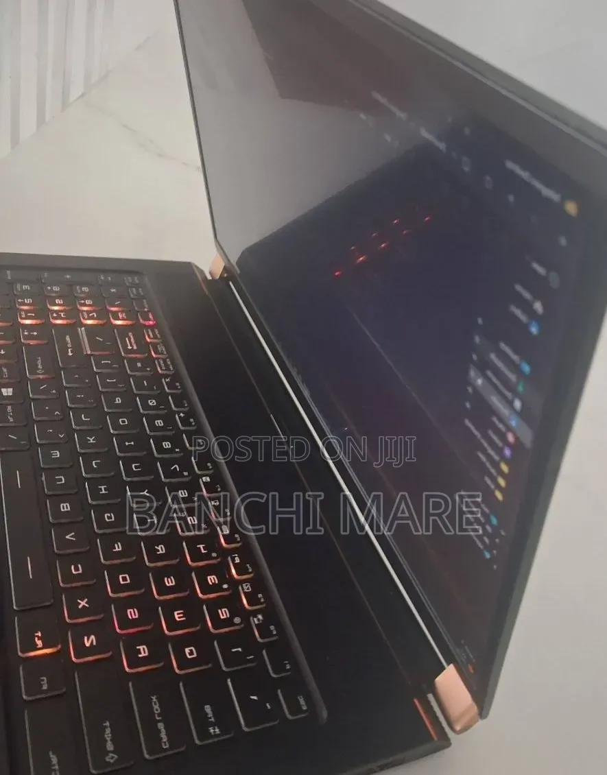 New Laptop MSI Stealth 17 Studio A13V 16GB Intel Core i7 SSD 512GB