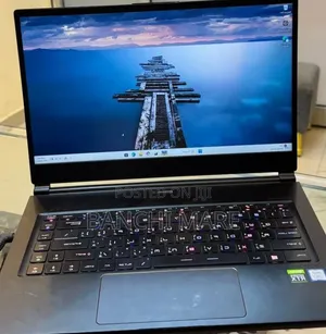 New Laptop MSI Stealth 17 Studio A13V 16GB Intel Core i7 SSD 512GB