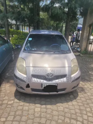 Toyota Yaris 2010 Gray