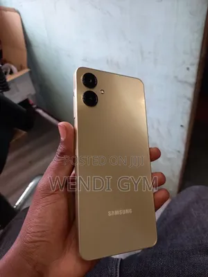 New Samsung Galaxy A06 64 GB Gray