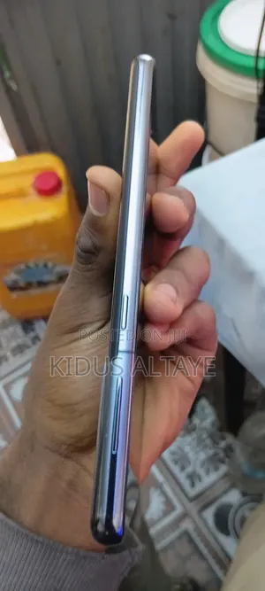 New Samsung Galaxy S21 5G 128 GB Silver