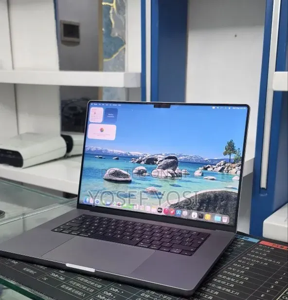 New Laptop Apple MacBook Pro 2021 M1 32GB Apple M1 Pro SSD 512GB