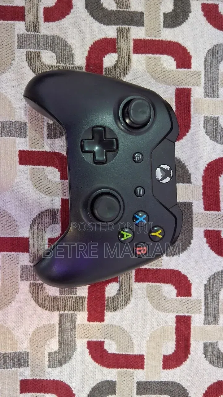 Xbox One With 1 Controller