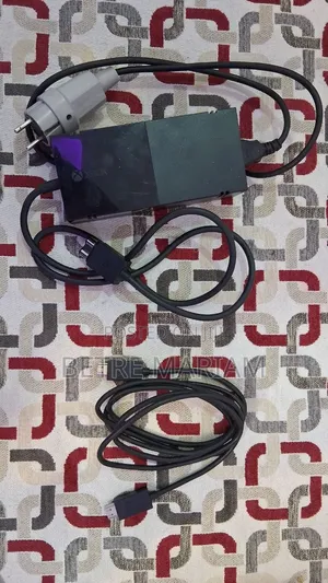 Xbox One With 1 Controller