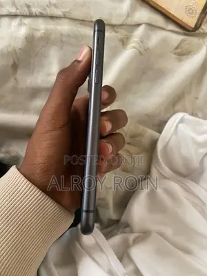 Apple iPhone 11 64 GB Black