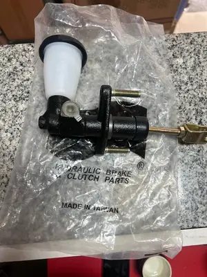 Clutch Master Cylinder Carina II