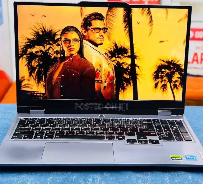 New Laptop Lenovo LOQ 15IRH8 16GB Intel Core i5 SSD 512GB