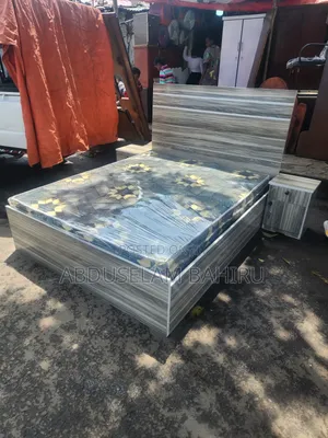 1.50mአልጋ+ቦንድድ ፍራሽ+2ኮመዲኖ