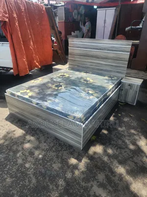 1.50mአልጋ+ቦንድድ ፍራሽ+2ኮመዲኖ
