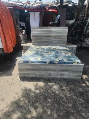 1.50mአልጋ+ቦንድድ ፍራሽ+2ኮመዲኖ