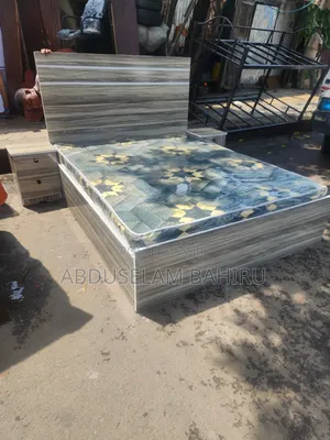 1.50mአልጋ+ቦንድድ ፍራሽ+2ኮመዲኖ