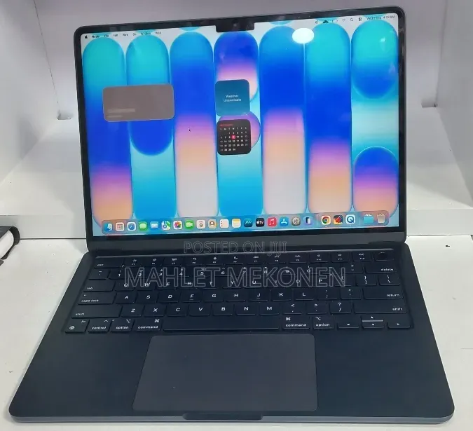 New Laptop Apple MacBook Air 2022 M2 8GB Apple M2 SSD 256GB