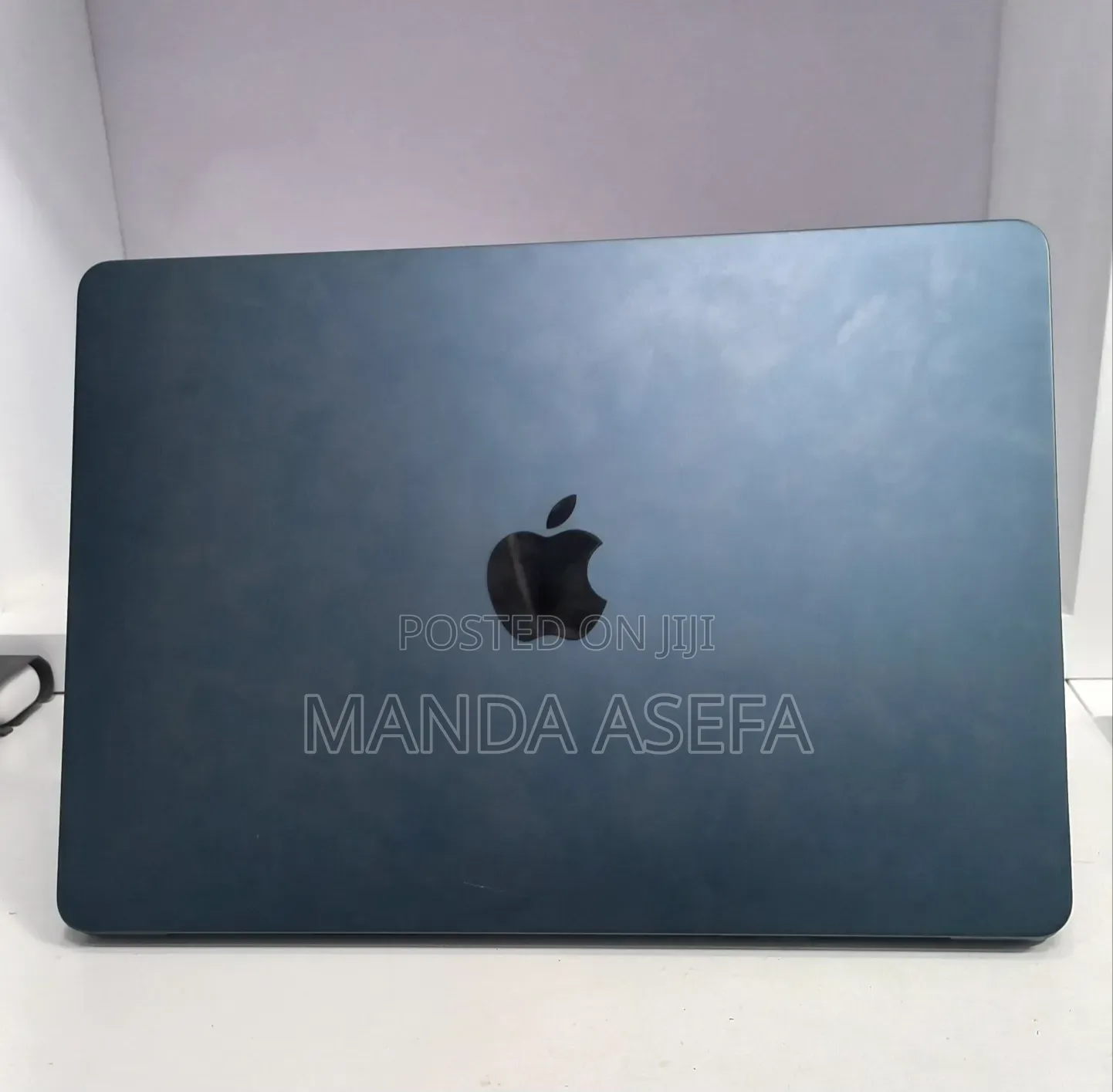 New Laptop Apple MacBook Air 2022 M2 8GB Apple M2 SSD 256GB