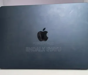 New Laptop Apple MacBook Air 2022 M2 8GB Apple M2 SSD 256GB