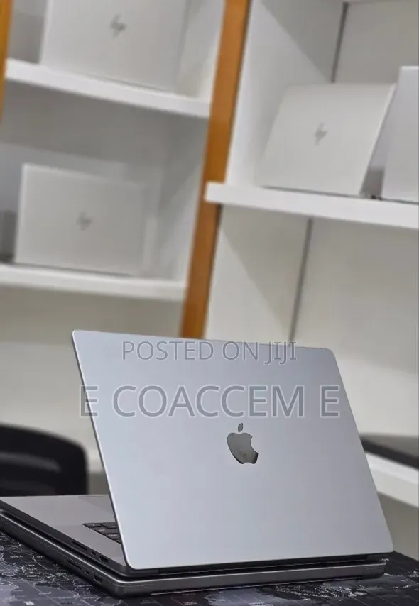 New Laptop Apple MacBook 32GB SSD 512GB