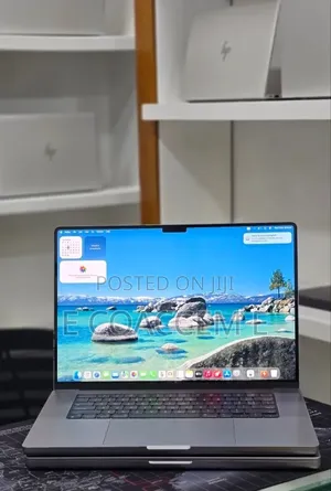 New Laptop Apple MacBook 32GB SSD 512GB