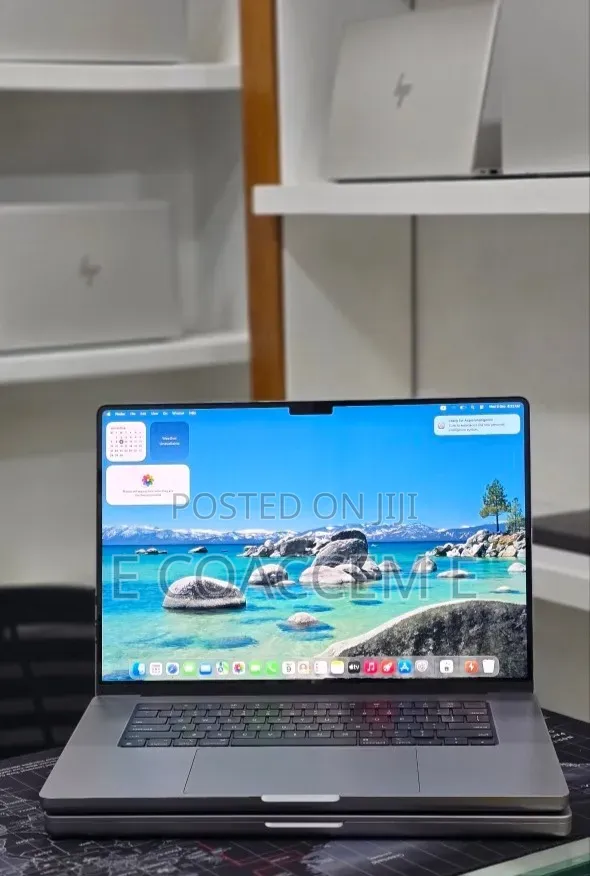 New Laptop Apple MacBook 32GB SSD 512GB