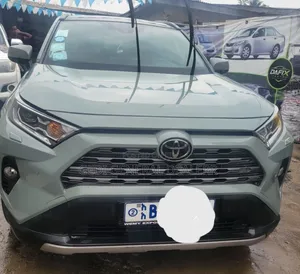 Toyota RAV4 2021 Gray