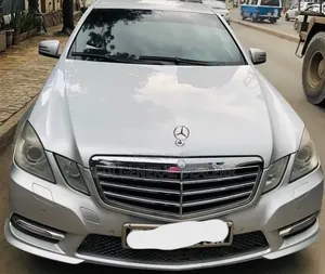 Mercedes-Benz E200 2013 Silver