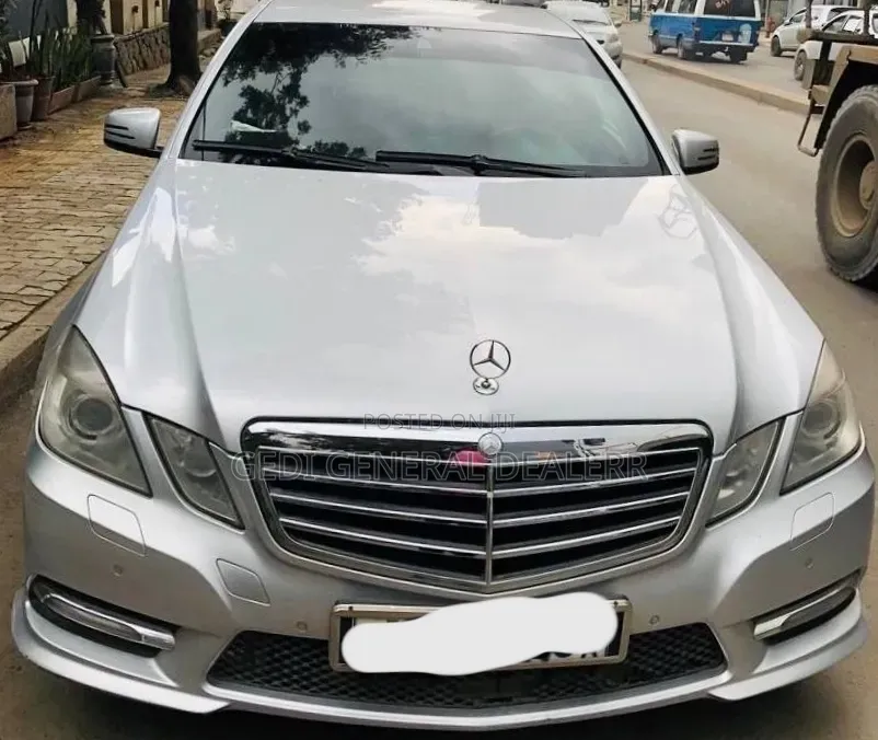 Mercedes-Benz E200 2013 Silver