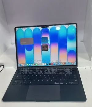New Laptop Apple MacBook Air 2022 M2 8GB SSD 256GB