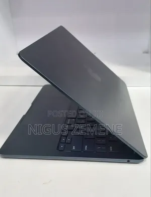 New Laptop Apple MacBook Air 2022 M2 8GB SSD 256GB