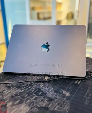 New Laptop Apple MacBook Air 2024 M3 8GB Apple M3 SSD 256GB