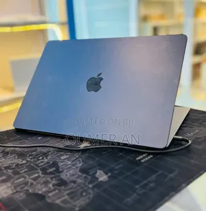 New Laptop Apple MacBook Air 2024 M3 8GB Apple M3 SSD 256GB
