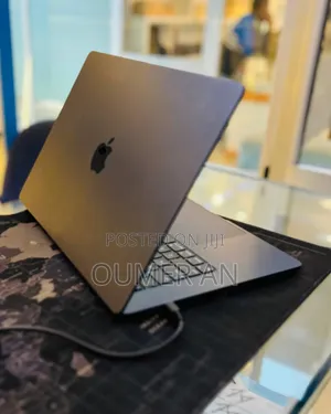 New Laptop Apple MacBook Air 2024 M3 8GB Apple M3 SSD 256GB