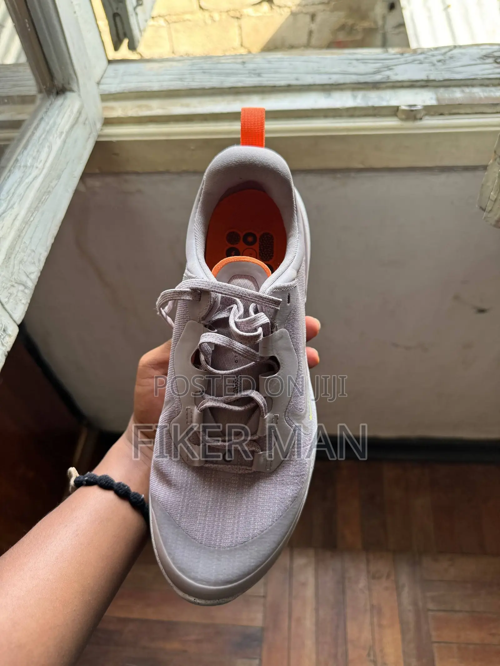 Shoes Selling