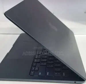 New Laptop Apple MacBook Air 2022 M2 8GB Apple M2 SSD 256GB