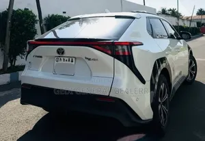 Toyota bZ4X 71.4 kWh FWD 2023 White