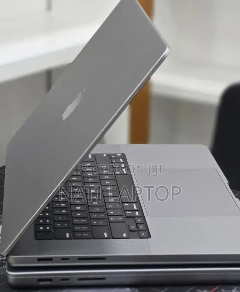 New Laptop Apple MacBook Pro 2021 M1 32GB Apple M1 Pro SSD 512GB