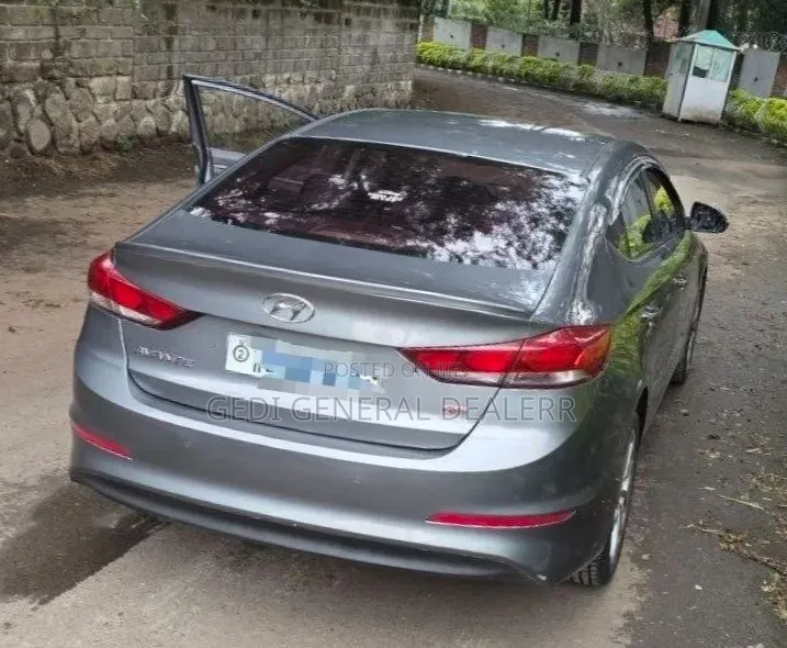Hyundai Avante 2017 Gray