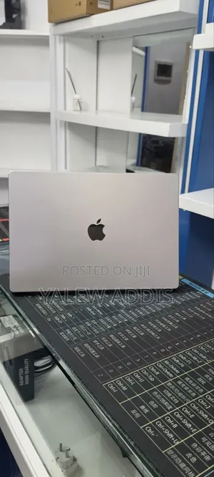 New Laptop Apple MacBook Pro 2021 M1 32GB Apple M1 SSD 512GB