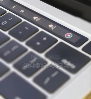New Laptop Apple MacBook Pro 2020 32GB Intel Core i7 SSD 512GB