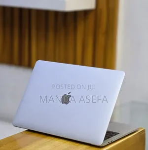 New Laptop Apple MacBook Pro 2020 32GB Intel Core i7 SSD 512GB