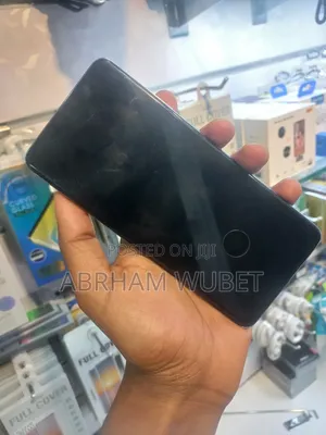 New Samsung Galaxy S20 128 GB
