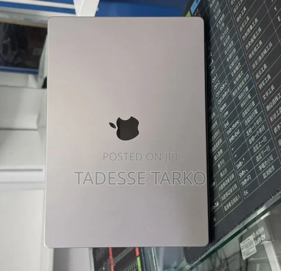 New Laptop Apple MacBook Pro 2021 M1 32GB Apple M1 Pro SSD 512GB