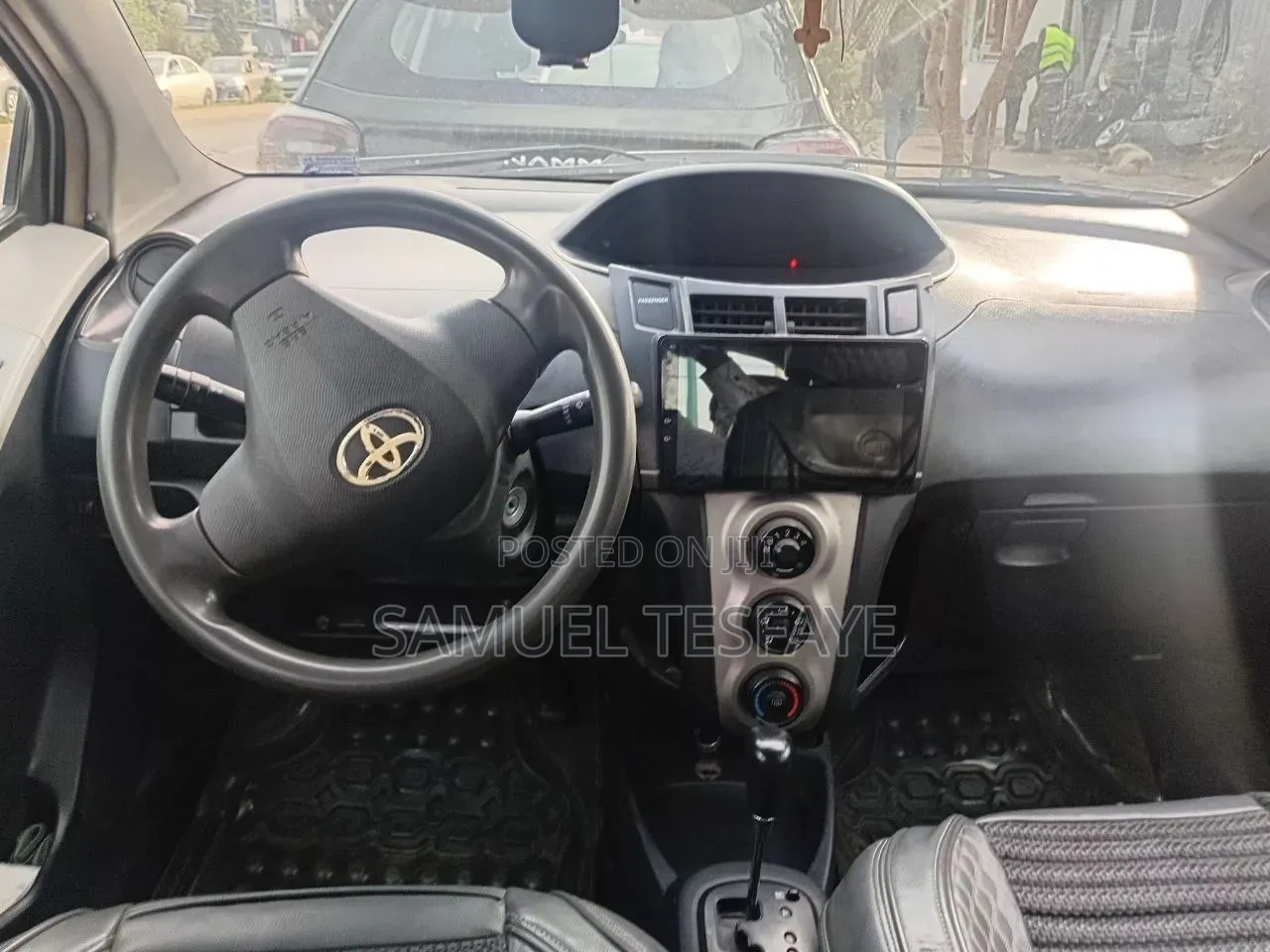 Toyota Yaris 2010 Silver