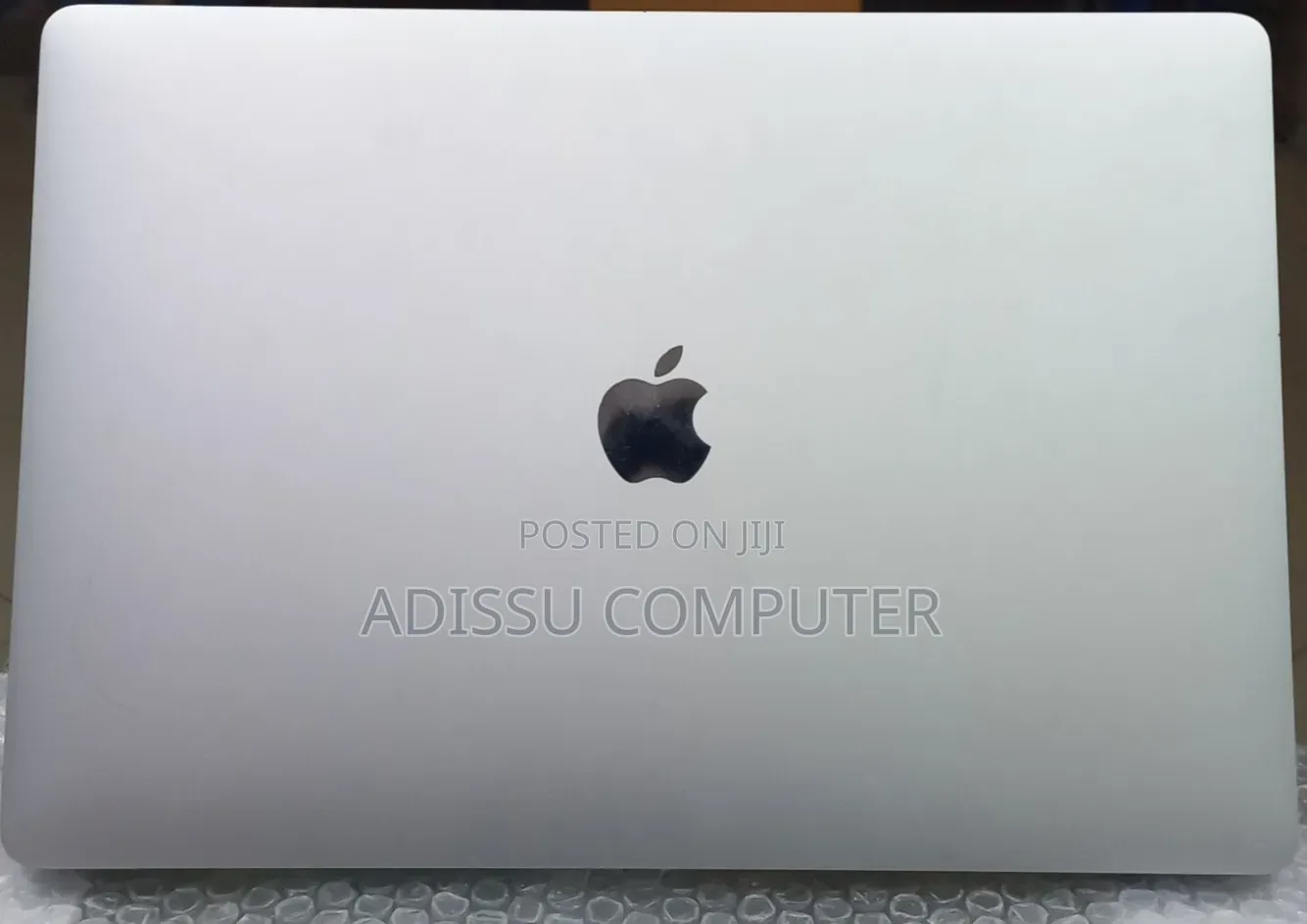 New Laptop Apple MacBook Pro 2018 16GB Intel Core i7 SSD 256GB