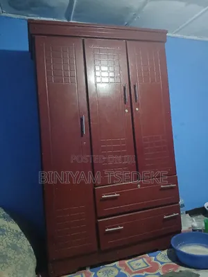 ቁምሳጥን Closets