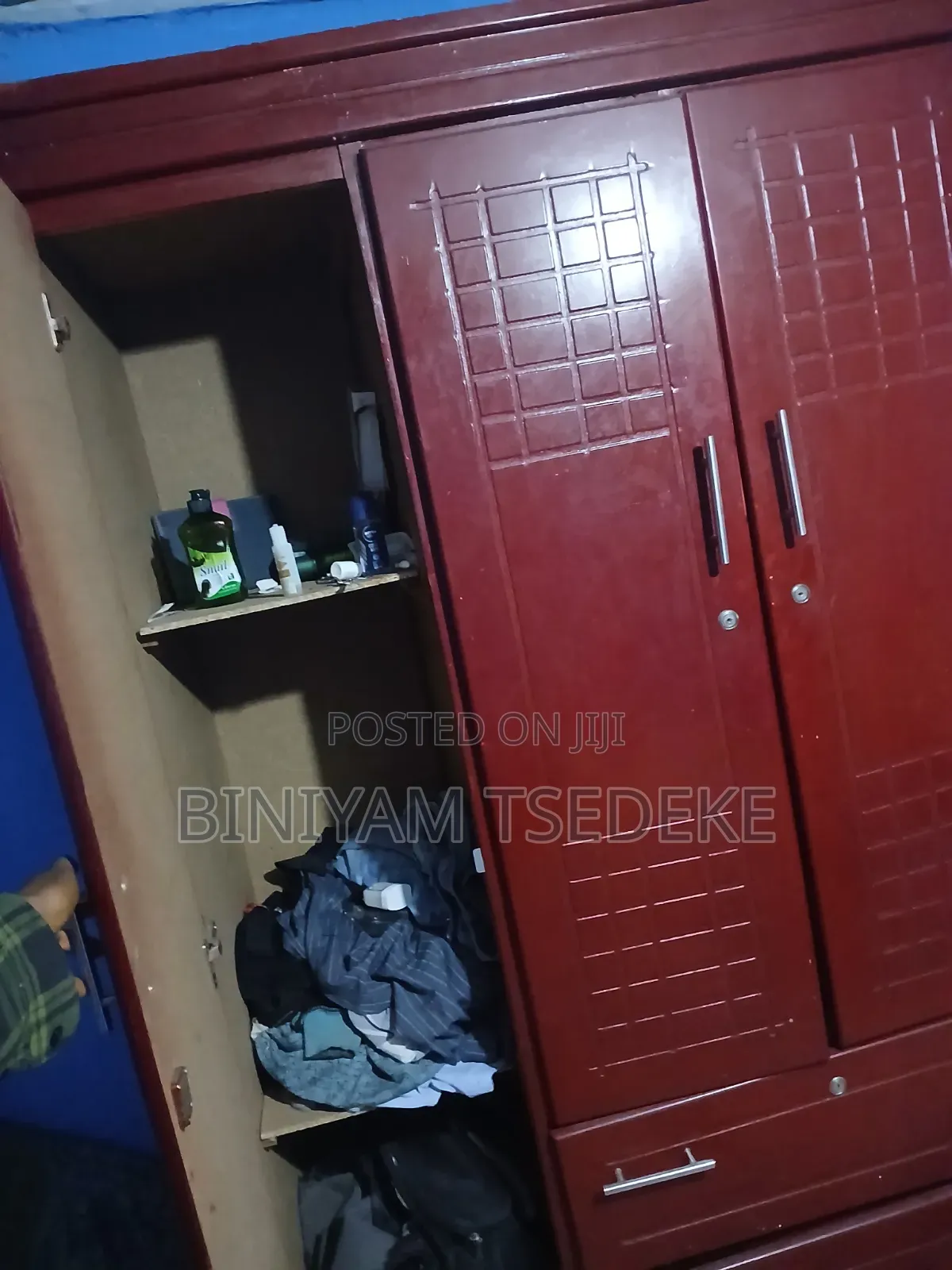 ቁምሳጥን Closets