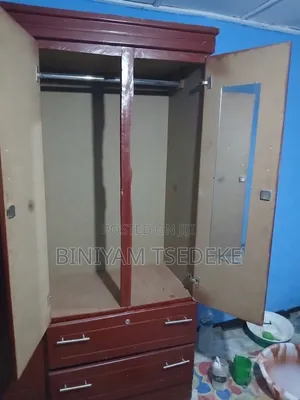 ቁምሳጥን Closets