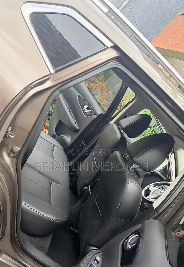 Nissan Qashqai 2017 Gold